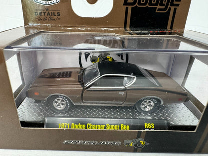 M2 Machines 1971 Dodge Charger Super Bee 1:64 Diecast