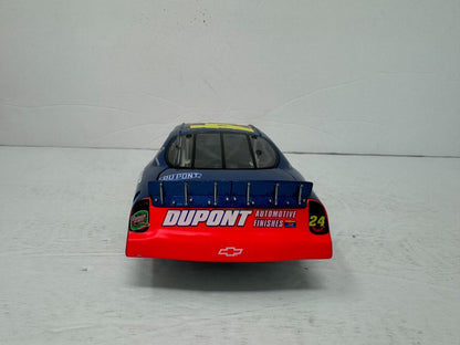 Action Nascar #24 Jeff Gordon DuPont 2003 Chevrolet Monte Carlo 1:24 Diecast