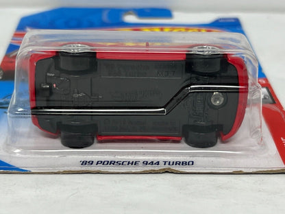 Hot Wheels 1989 Porsche 944 Turbo 1:64 Diecast Red