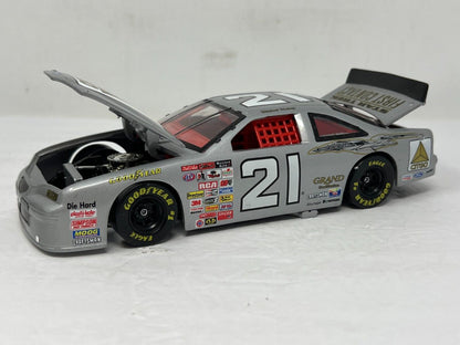 Action Nascar #21 Michael Waltrip Star Trek Ford Thunderbird 1:24 Diecast