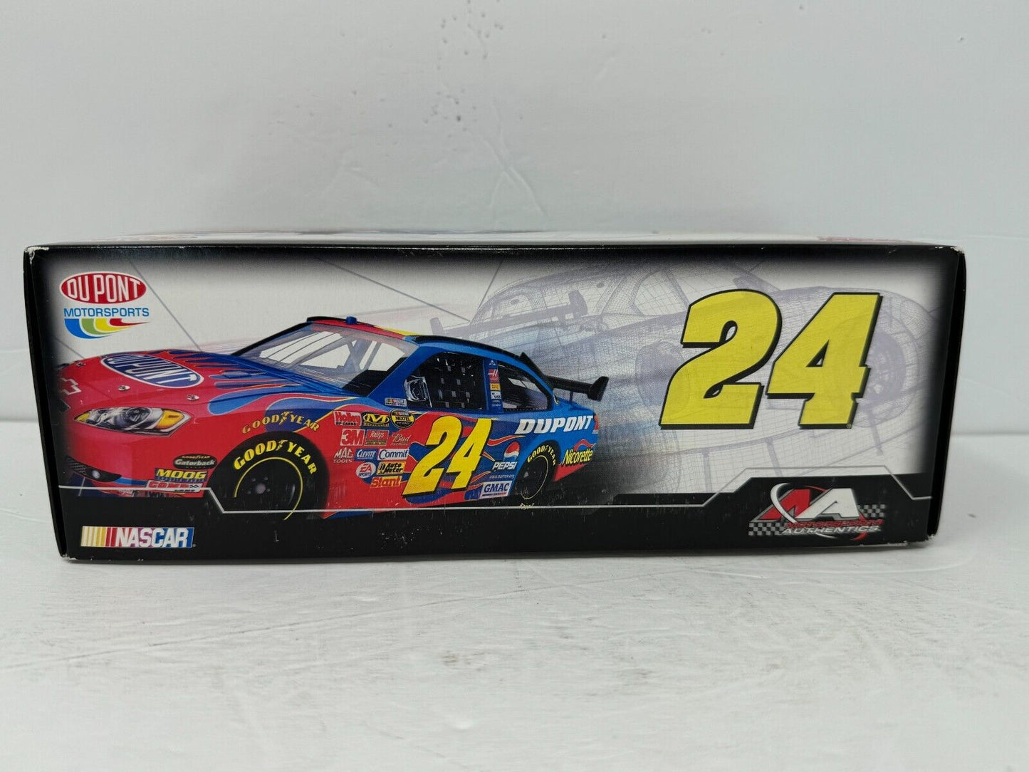 Motorsports Authentics #24 Jeff Gordon DuPont 2007 Impala SS COT 1:24 Diecast