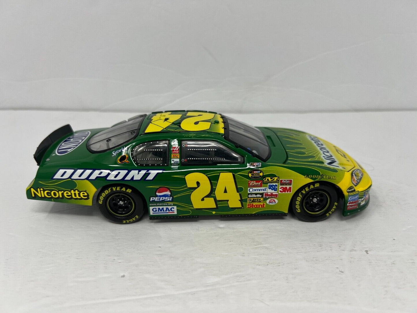 Action Nascar  #24 Jeff Gordon Owners Select Nicorette Monte Carlo 1:24 Diecast