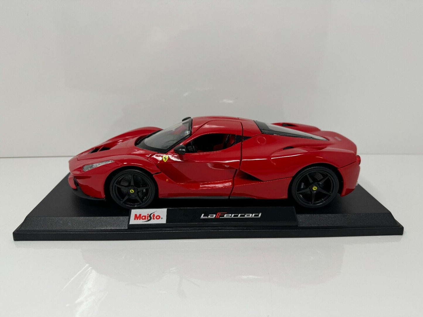 Maisto Ferrari Laferrari Special Edition 1:18 Diecast