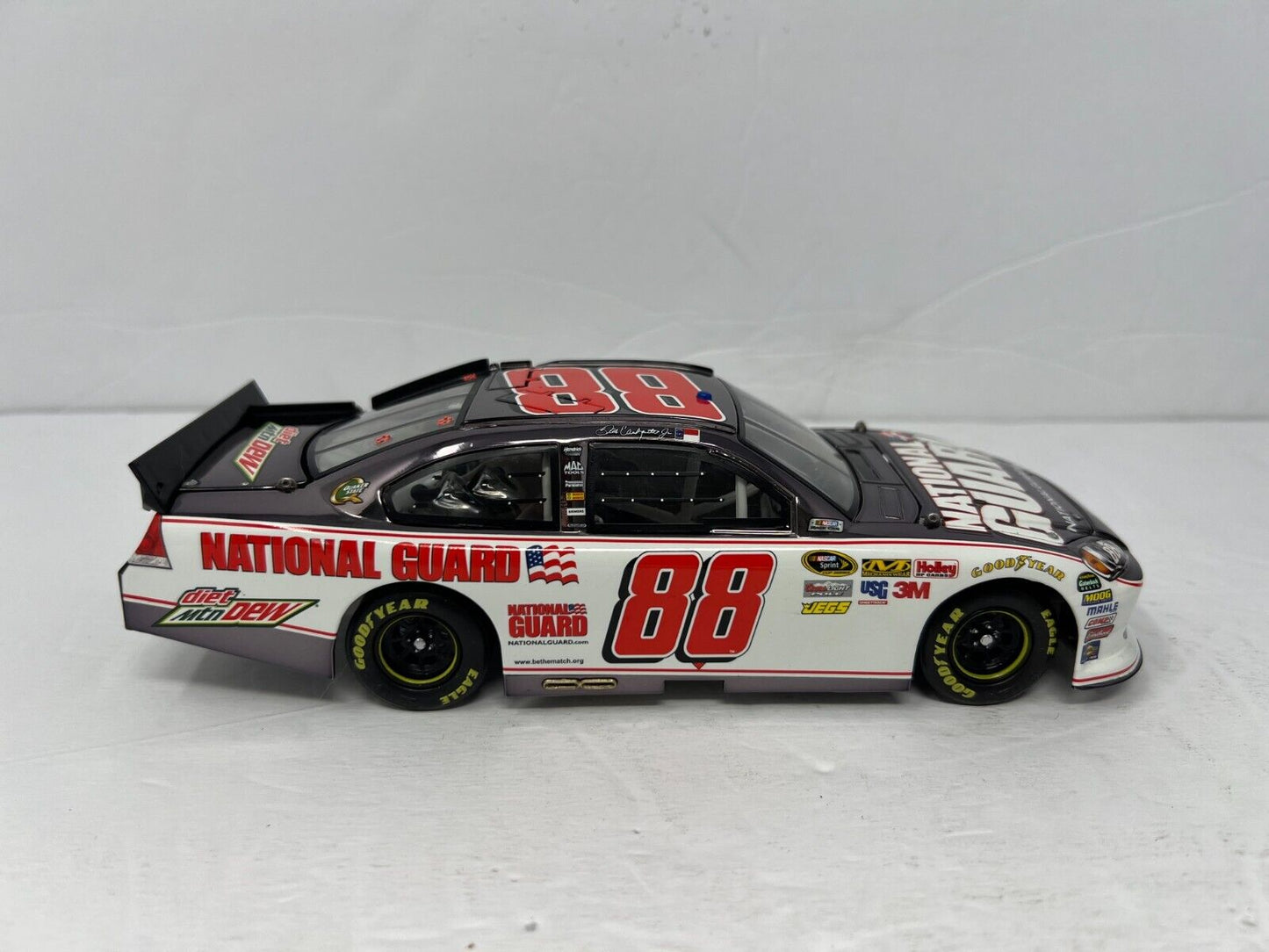 Lionel Nascar #88 Dale Earnhardt Jr. National Guard 2012 Gunmetal 1:24 Diecast