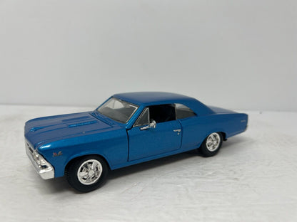 Maisto 1966 Chevrolet Chevelle SS 396 Hardtop Special Edition 1:24 Diecast