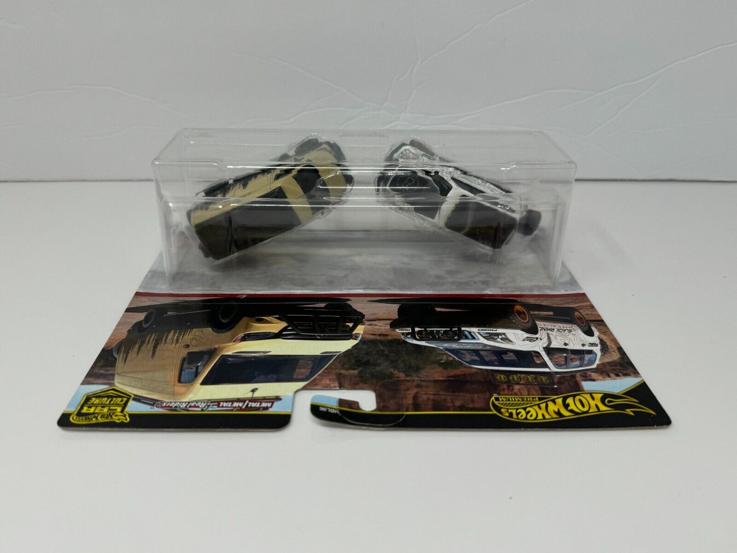 Hot Wheels Premium Toyota Land Cruiser & Mercedes-Benz Tourer Combo 1:64 Diecast