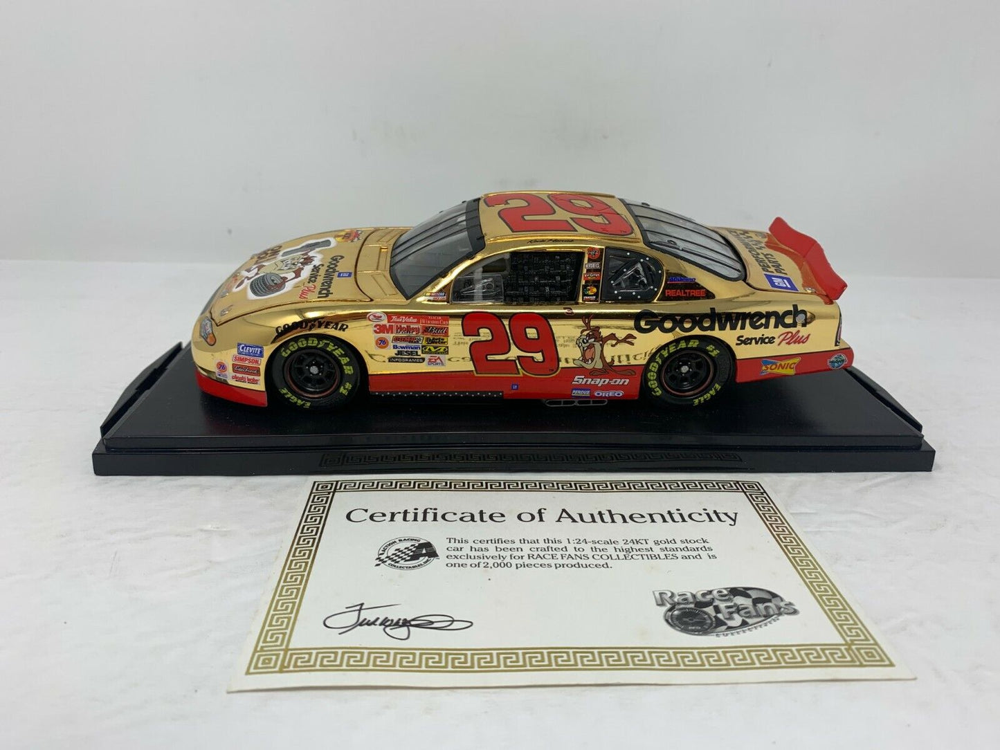 Action Nascar #29 Kevin Harvick GM Goodwrench Looney Tunes 24KT 1:24 Diecast