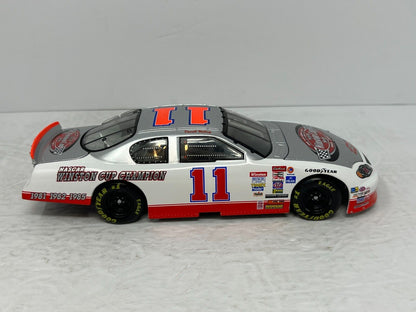 Action Nascar Darrell Waltrip Victory Lap 3x Champion GM Dealers 1:24 Diecast