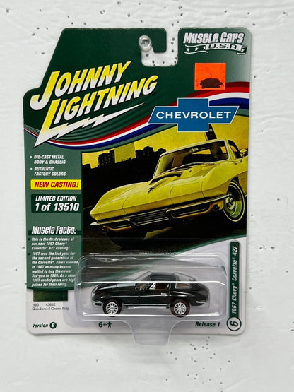 Johnny Lightning Muscle Cars U.S.A. 1967 Chevy Corvette 427 1:64 Diecast Ver. B