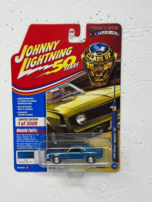 Johnny Lightning Muscle Cars U.S.A. 1969 Chevy Camaro SS 1:64 Diecast Version A