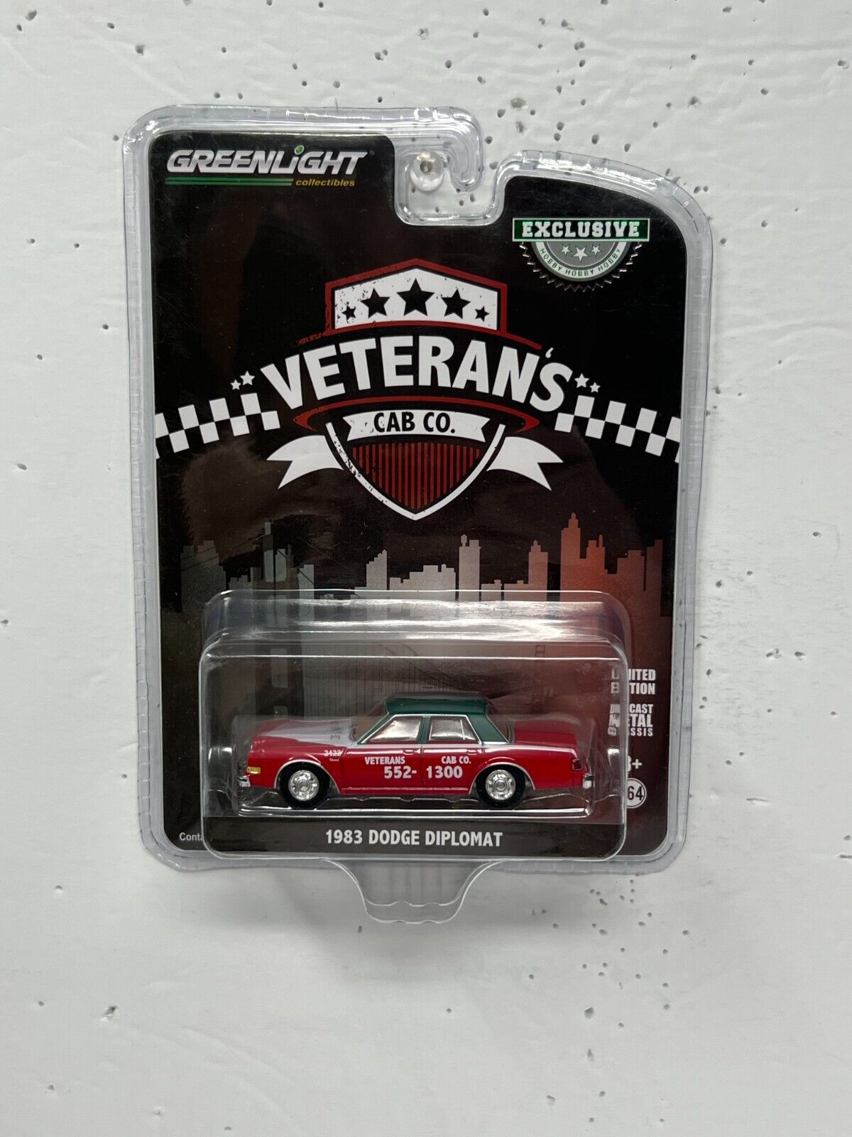 Greenlight Hobby Exclusive Veteran's Cab Co. 1983 Dodge Diplomat 1:64 Diecast