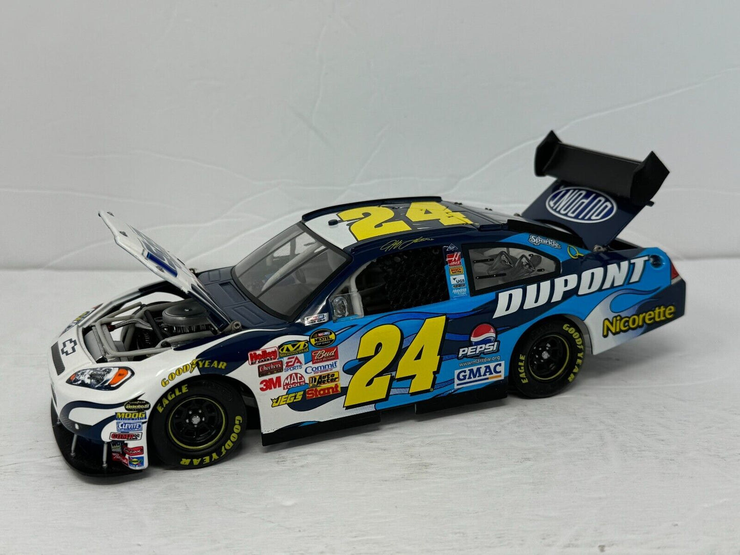 Motorsports Authentics #24 Jeff Gordon Pepsi 2007 Impala SS COT 1:24 Diecast