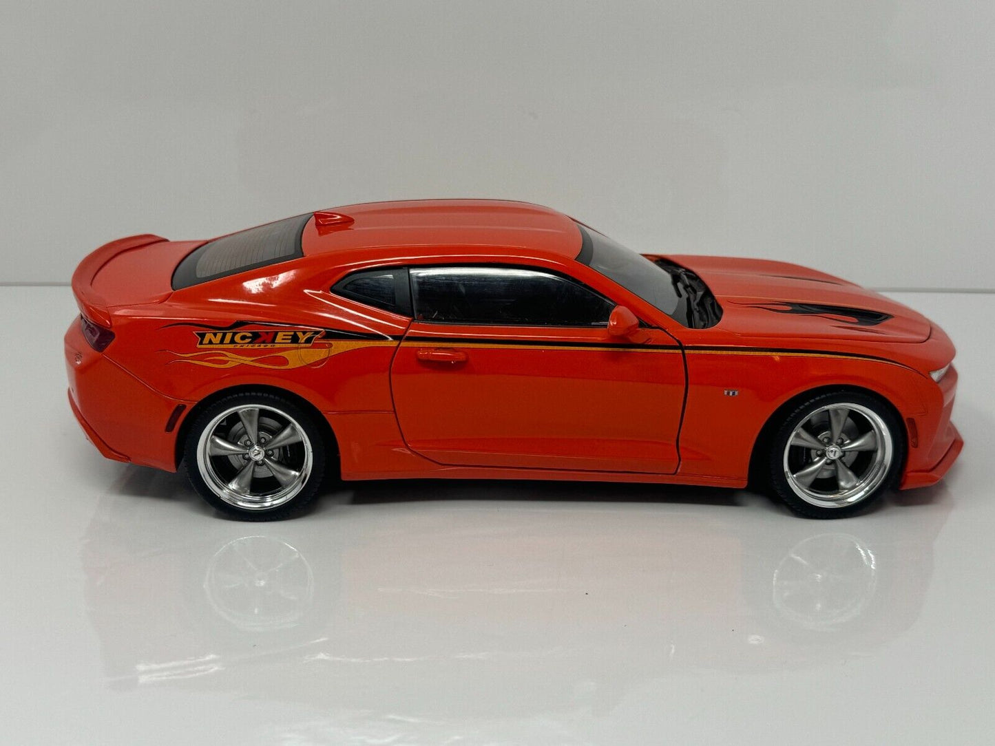 Auto World 2016 Nickey Super Chevy Camaro Limited Edition 1:18 Diecast