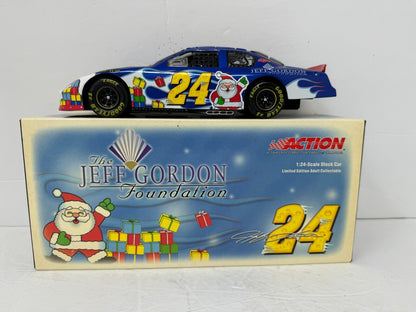 Action Nascar #24 Jeff Gordon Foundation Holiday Car 2004 Chevrolet 1:24 Diecast