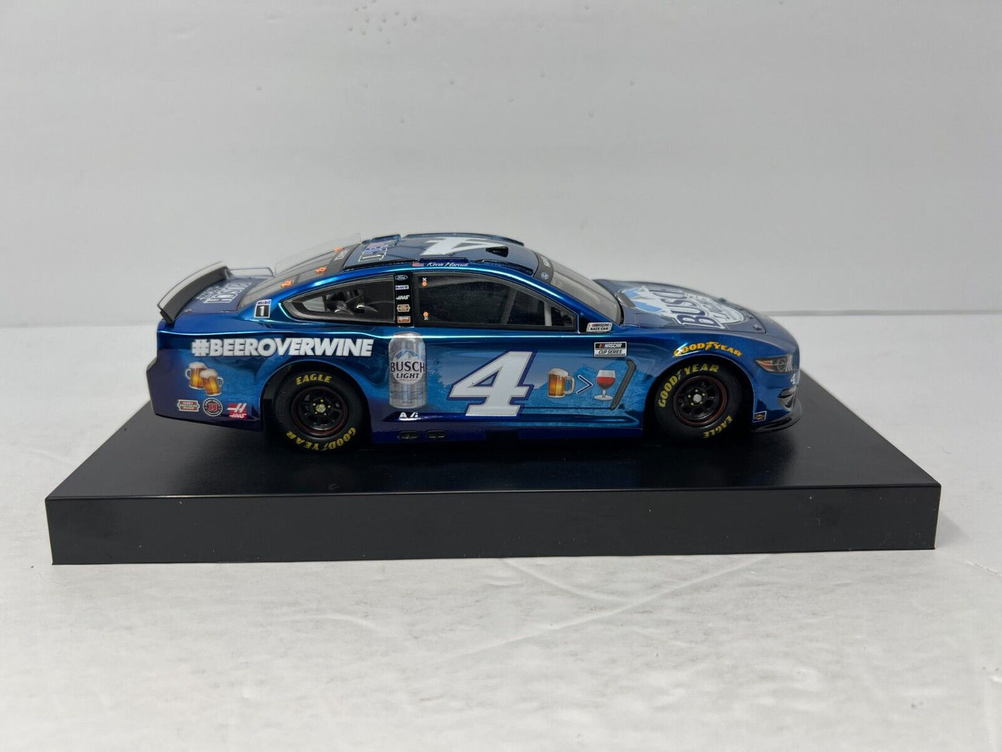 Lionel Nascar #4 Kevin Harvick Busch Light Mustang 1:24 Diecast Chrome (1 of 72)