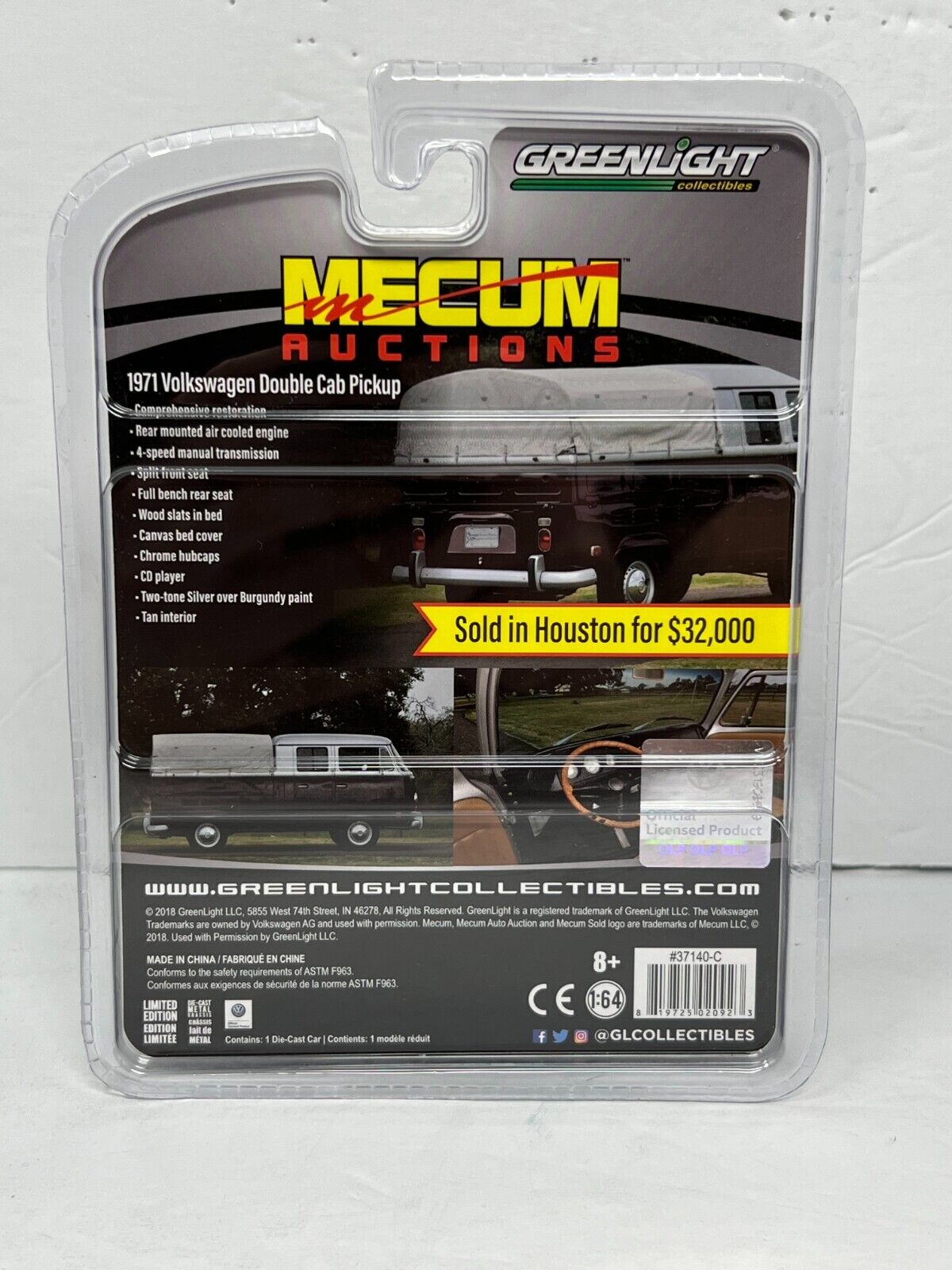 Greenlight Mecum Auctions 1971 Volkswagen Double Cab Pickup 1:64 Diecast