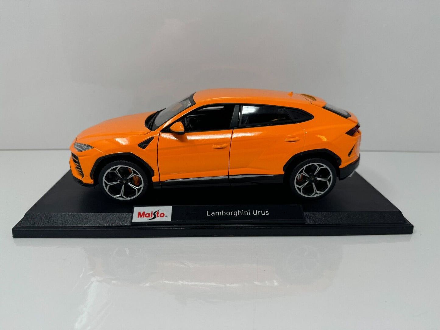 Maisto Lamborghini Urus Special Edition 1:18 Diecast