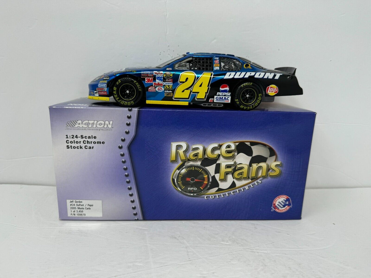 Action Nascar #24 Jeff Gordon Pepsi 2005 Monte Carlo Color Chrome 1:24 Diecast