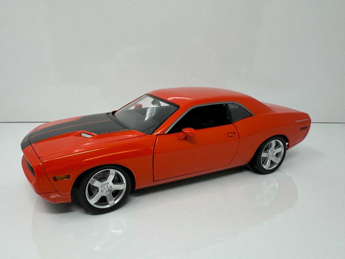 Fairfield Mint 2006 Dodge Challenger Concept 1:18 Diecast