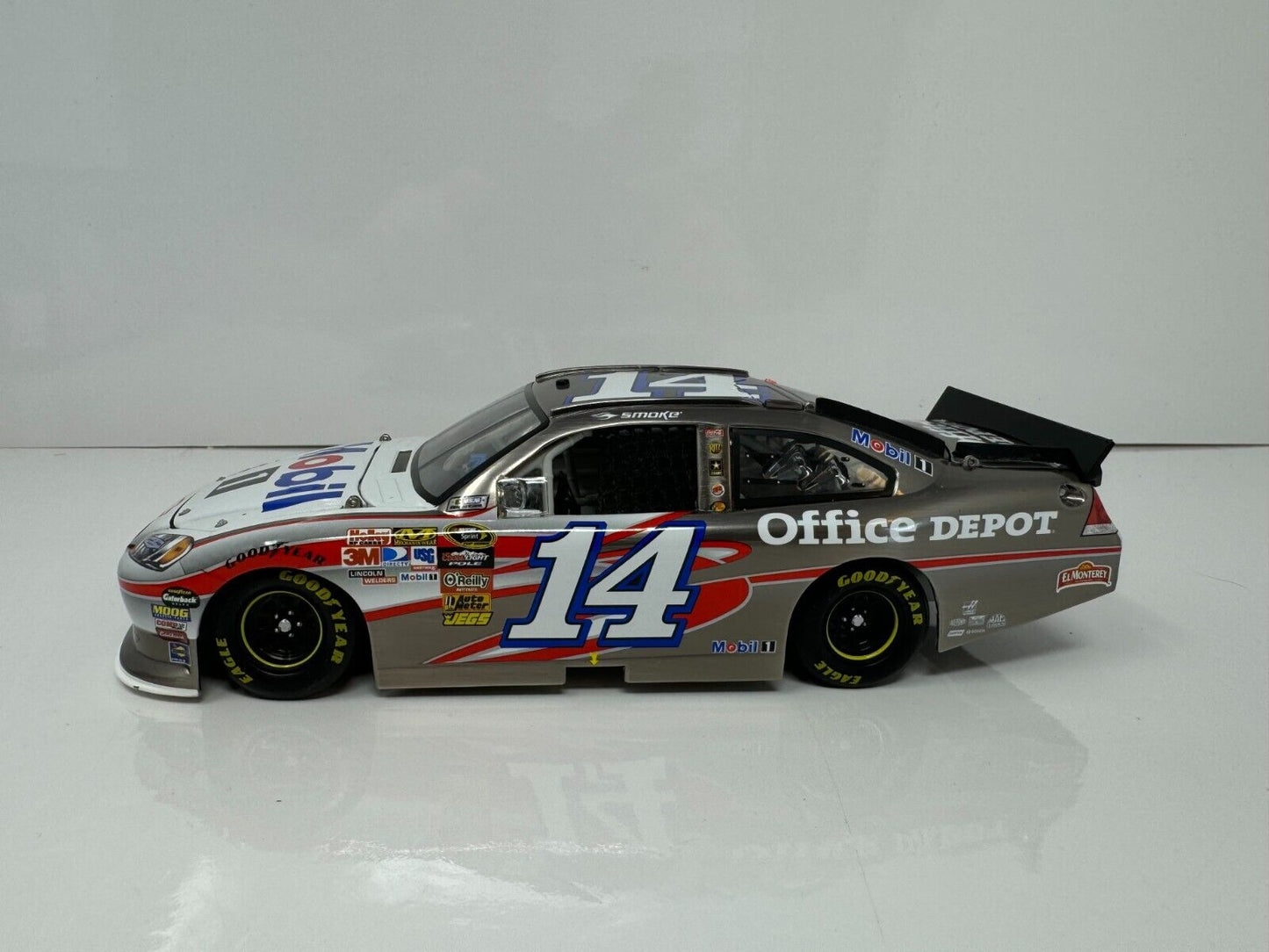 Action Nascar #14 Tony Stewart Mobil 1 2011 Impala Brushed Metal 1:24 Diecast