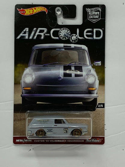 Hot Wheels Air-Cooled Custom '69 Volkswagen Squareback Real Riders 1:64 Diecast