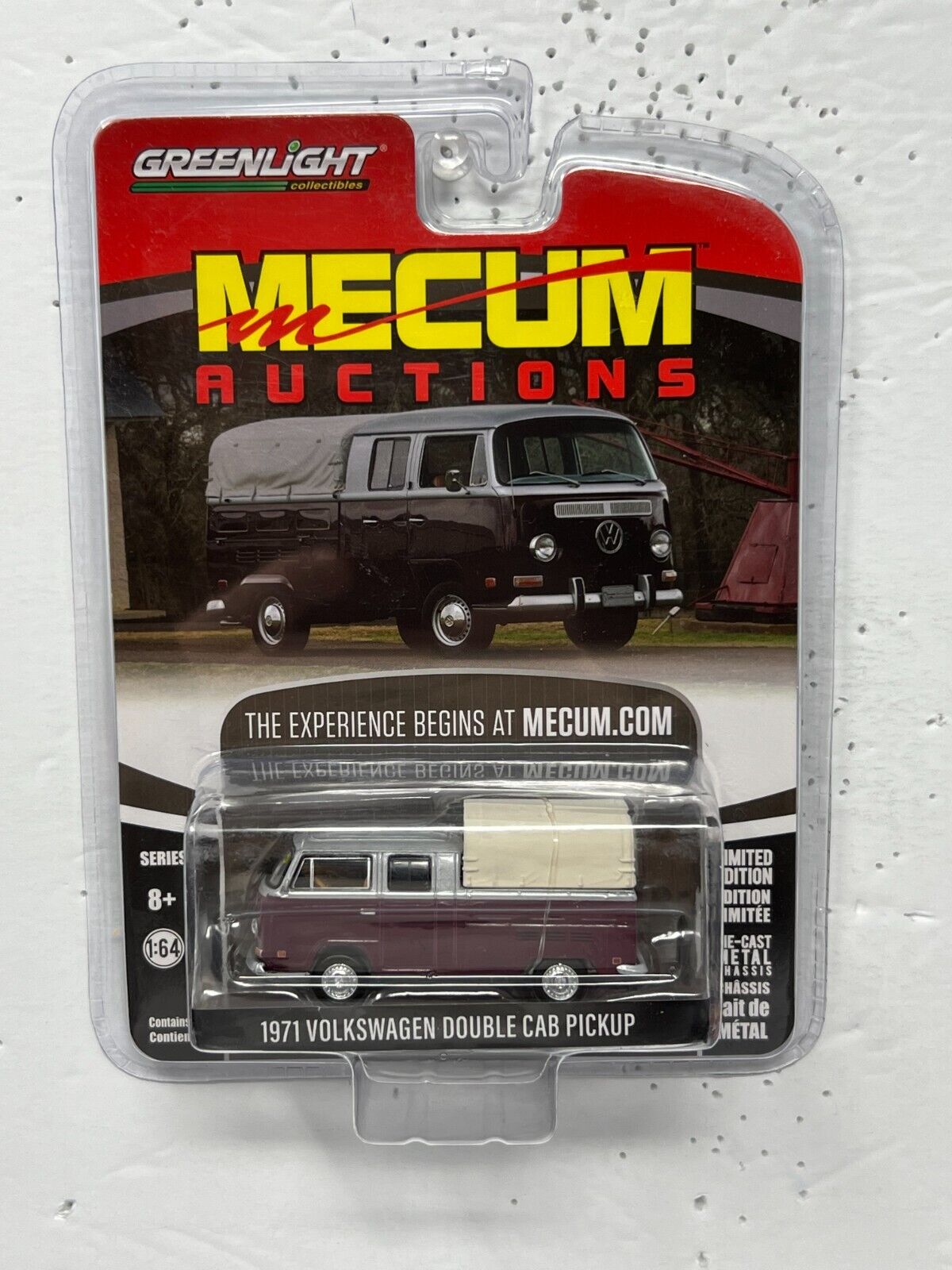 Greenlight Mecum Auctions 1971 Volkswagen Double Cab Pickup 1:64 Diecast