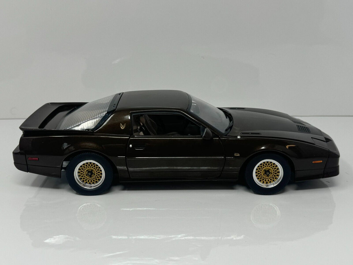 Greenlight 1987 Pontiac Firebird GTA Limited Edition 1:18 Diecast