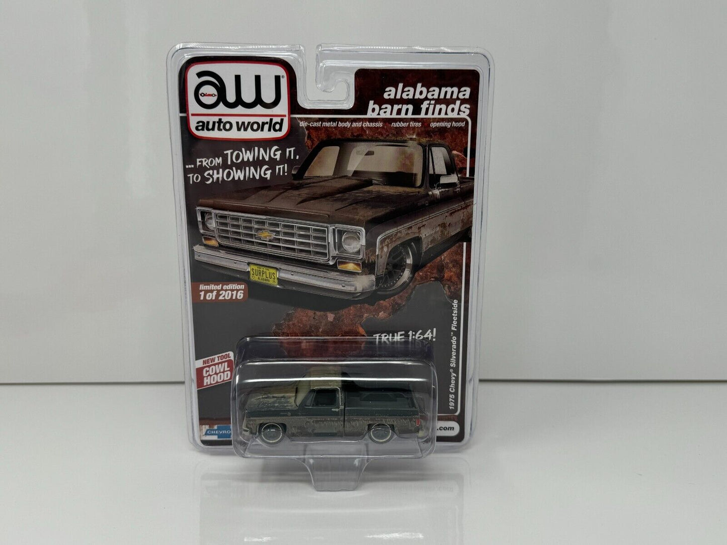 Auto World Alabama Barn Finds 1975 Chevy Silverado Fleetside Rusty 1:64 Diecast