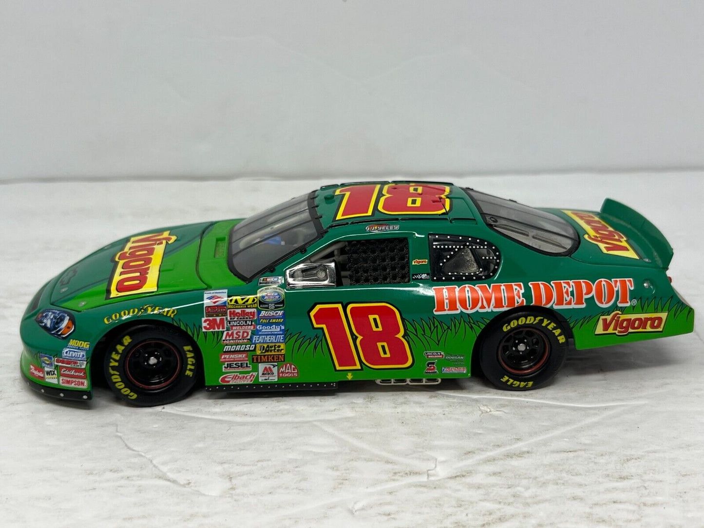 Action Nascar #18 JJ Yeley Vigoro Monte Carlo GM DEALERS (1 of 24#) 1:24 Diecast