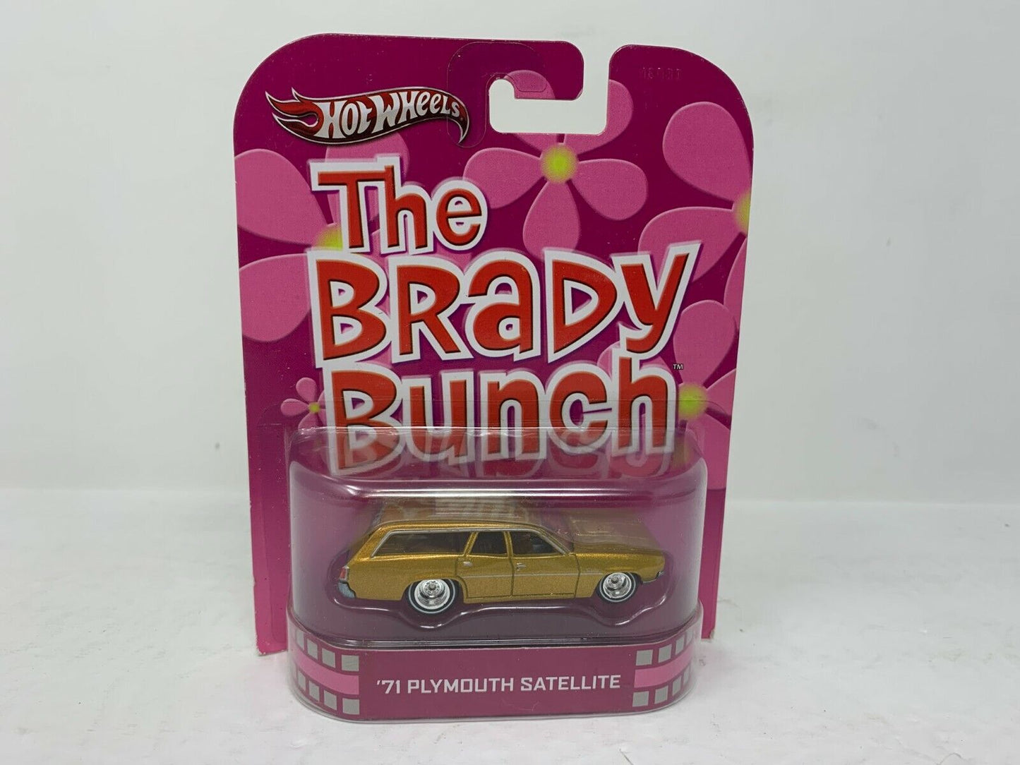 Hot Wheels Retro Entertainment Brady Bunch '71 Plymouth Satellite 1:64 Diecast