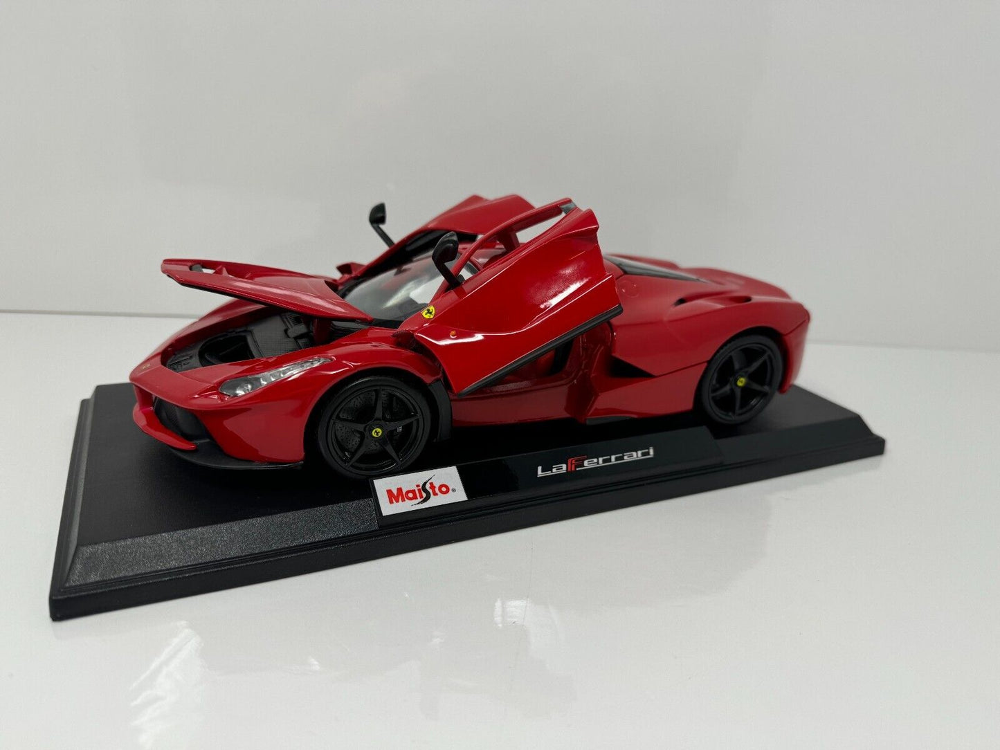 Maisto Ferrari Laferrari Special Edition 1:18 Diecast