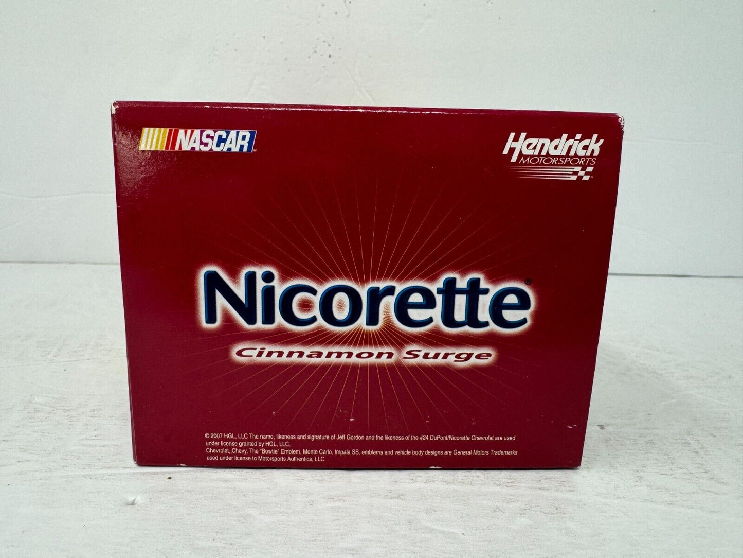 Motorsports Authentics #24 Jeff Gordon Nicorette Cinnamon Surge 1:24 Diecast