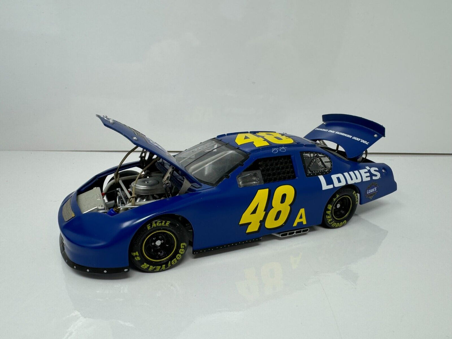 Action Nascar Elite #48 Jimmie Johnson Lowe's Test Car Crew Chief 1:24 Diecast