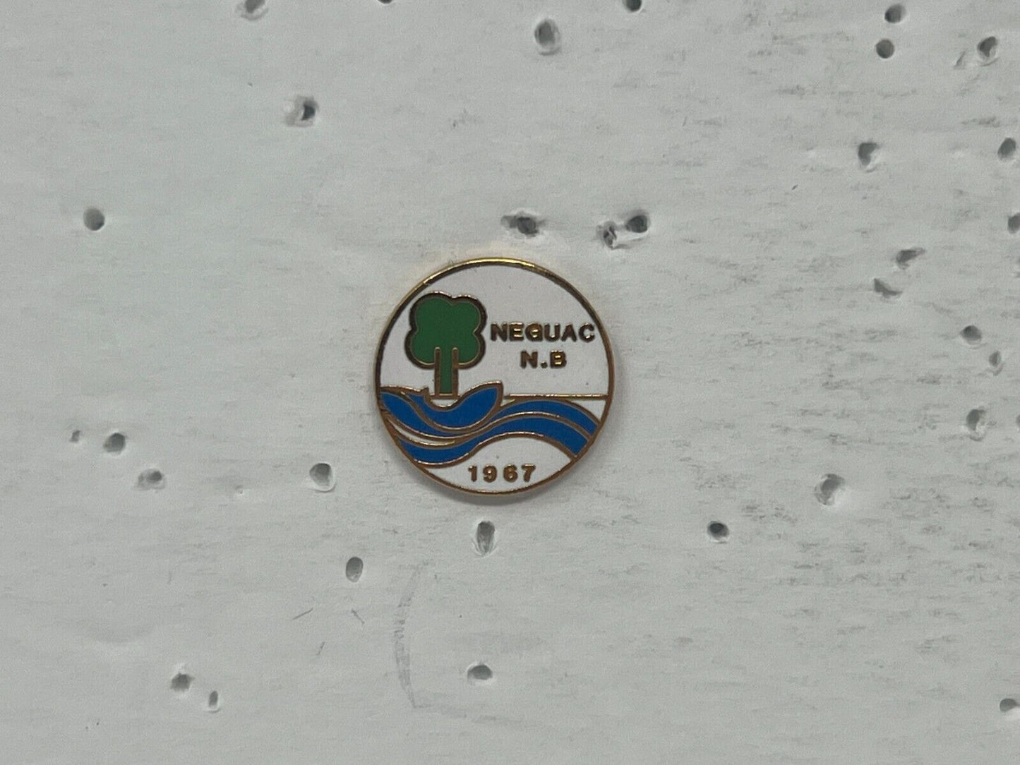 Neguac New Brunswick Souvenir Cities & States Lapel Pin SP3