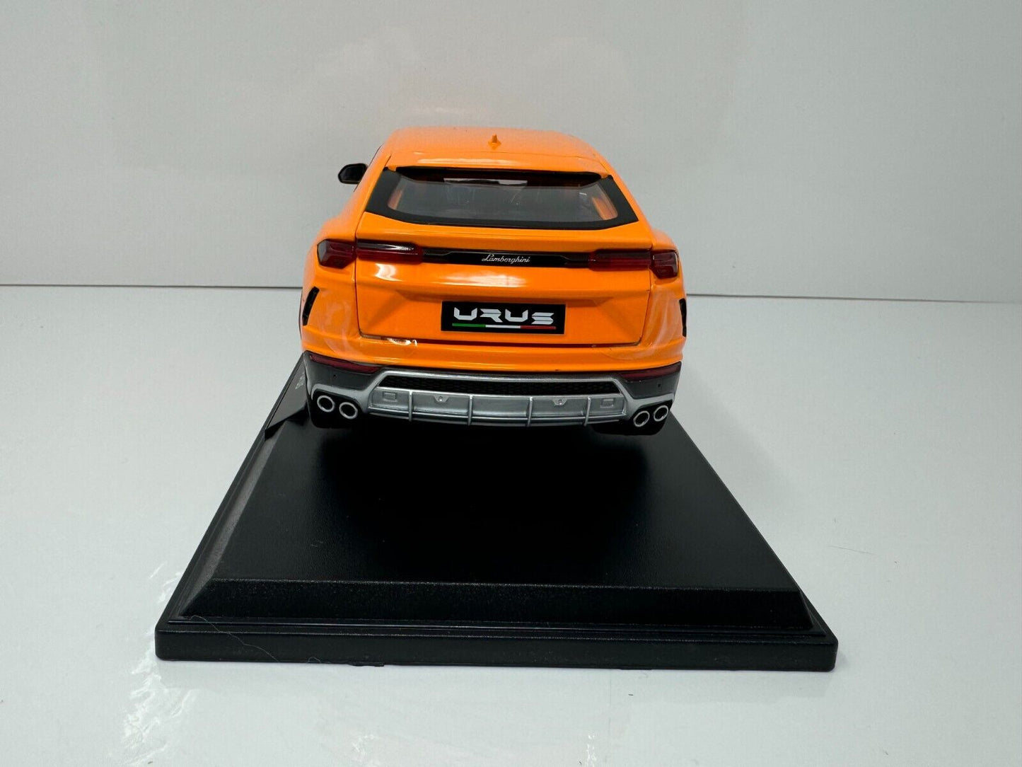 Maisto Lamborghini Urus Special Edition 1:18 Diecast