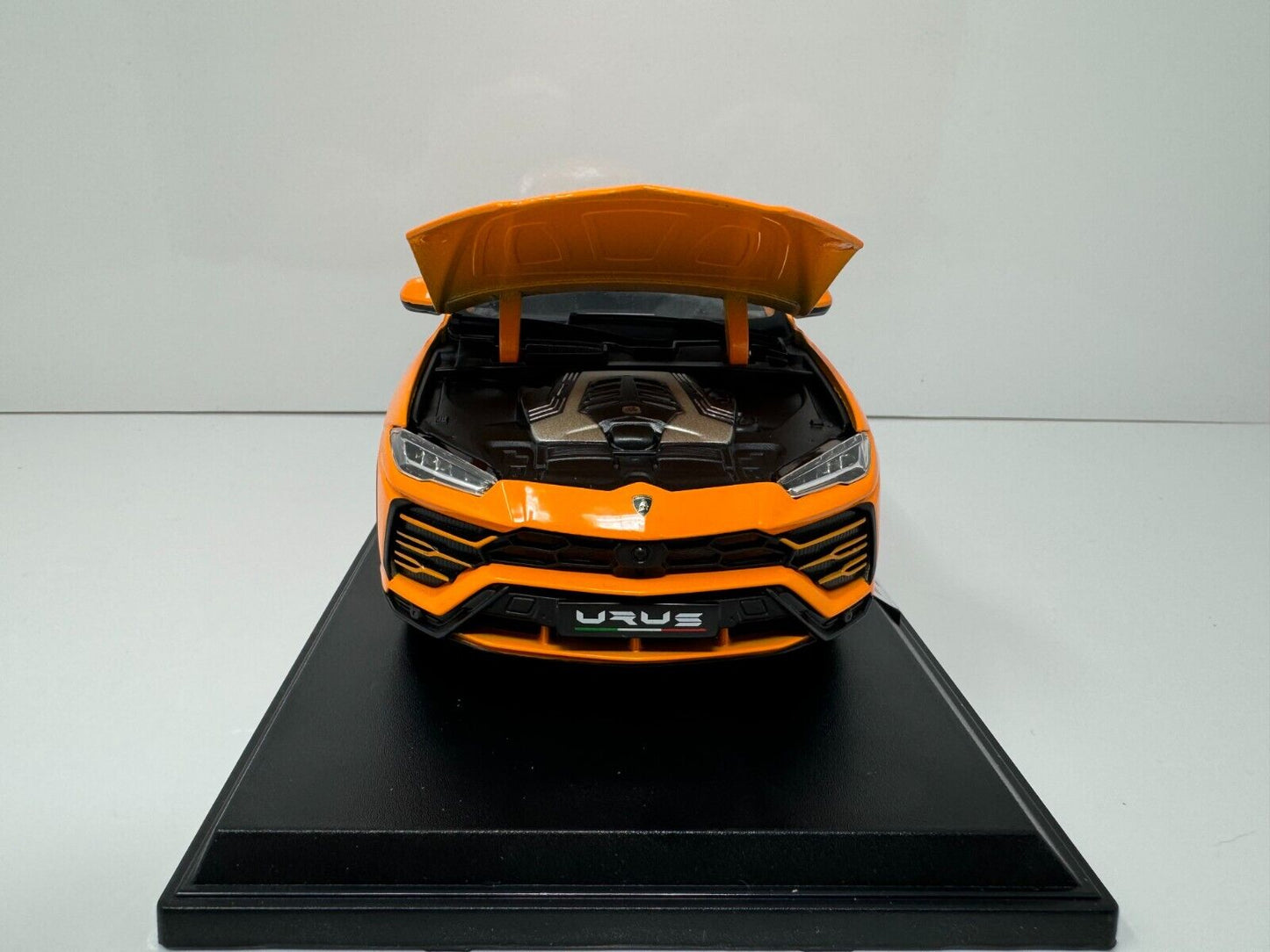 Maisto Lamborghini Urus Special Edition 1:18 Diecast