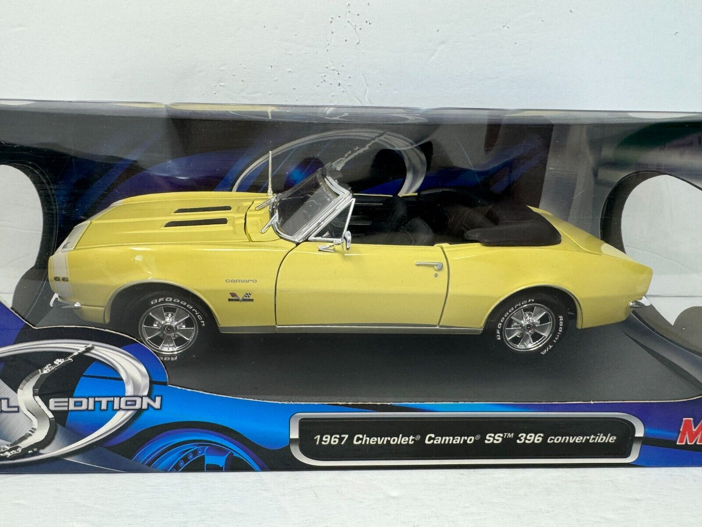 Maisto 1967 Chevrolet Camaro SS 396 Convertible Special Edition 1:18 Diecast