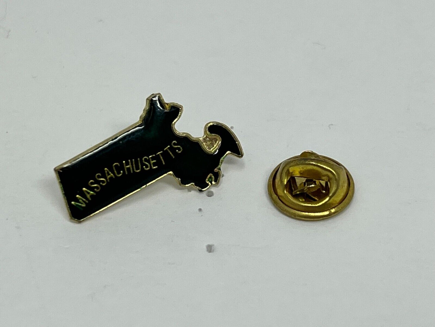 Massachusetts State Map Cities & States Lapel Pin P1