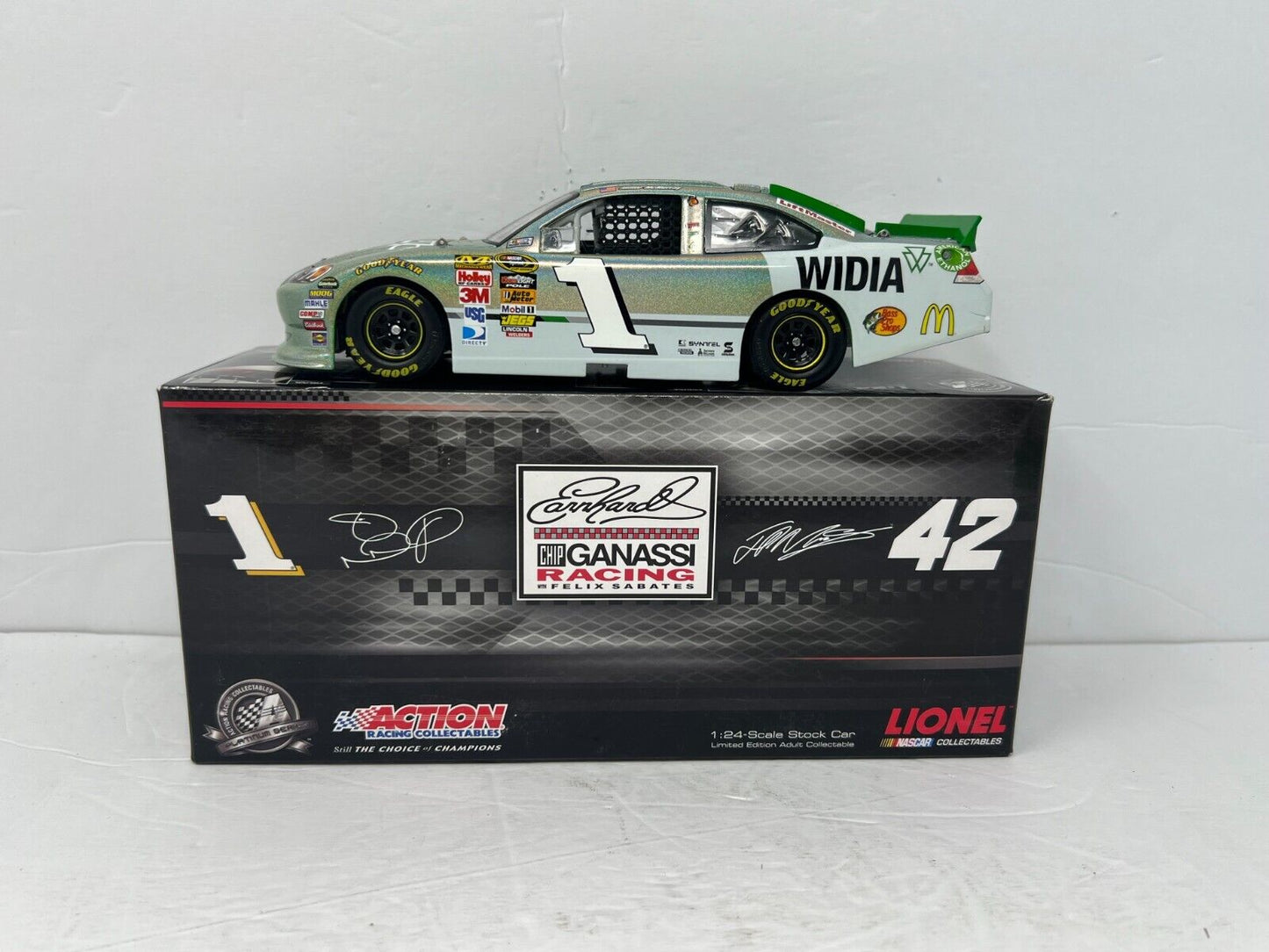 Lionel Nascar #1 Jamie McMurray WIDIA 2011 Chevy Impala Flashcoat 1:24 Diecast