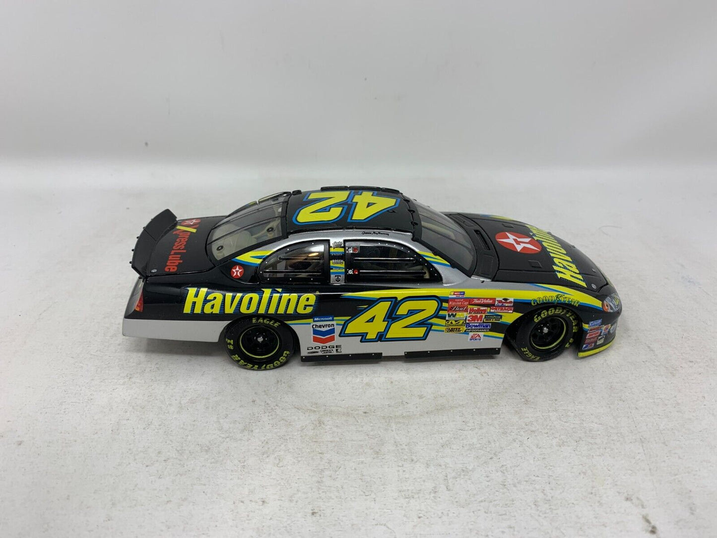 Action Nascar #42 Jamie McMurray Havoline  1:24 Diecast & McFarlane Figure