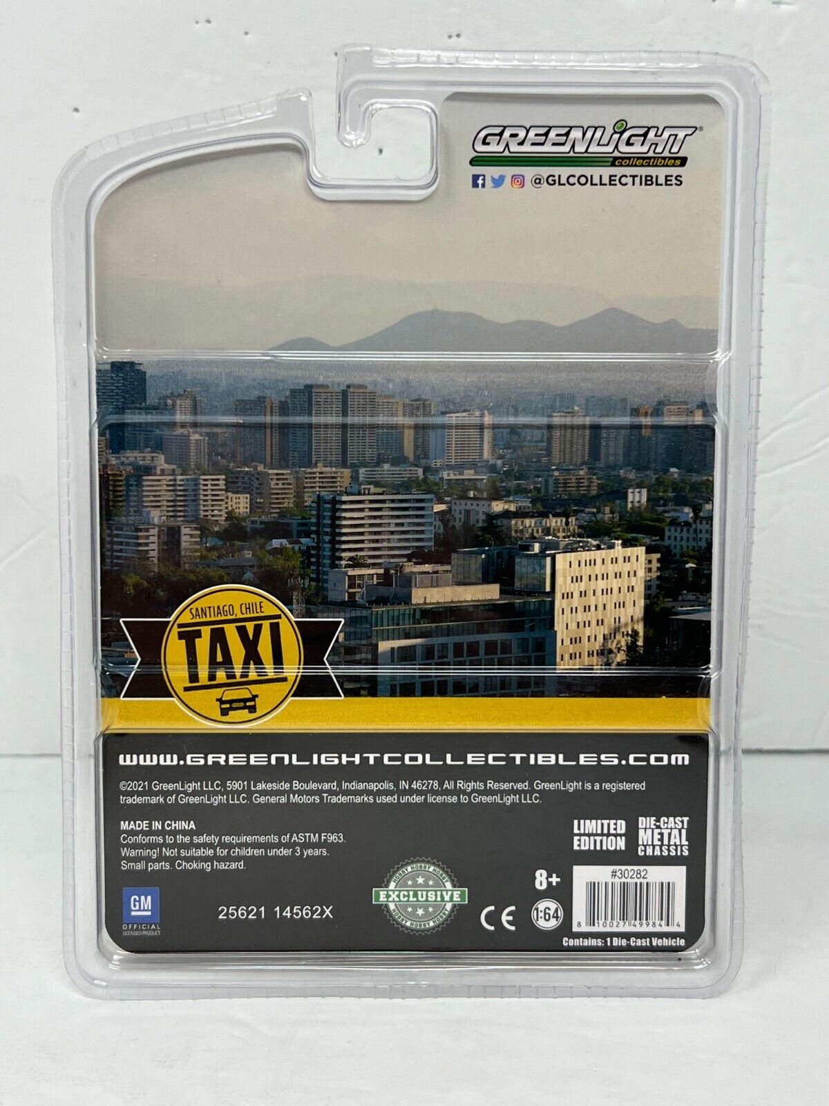 Greenlight Hobby Exclusive Santiago, Chile Taxi 2013 Chevrolet Cruz 1:64 Diecast