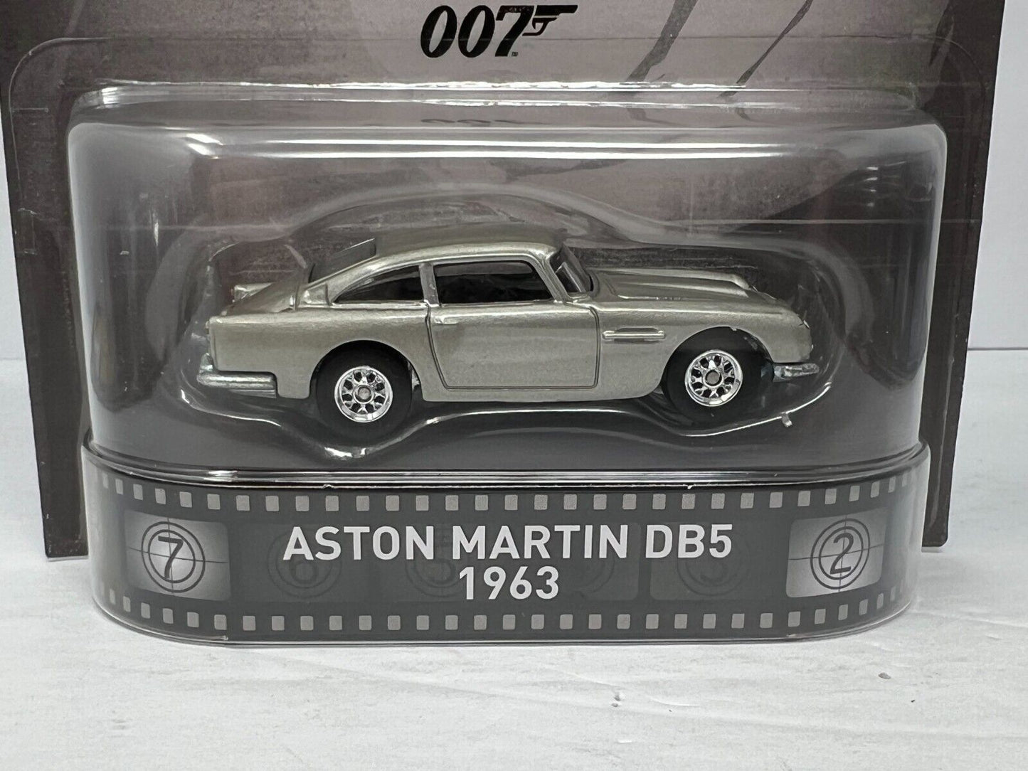 Hot Wheels Retro Entertainment 007 Skyfall Aston Martin DB5 1963 1:64 Diecast