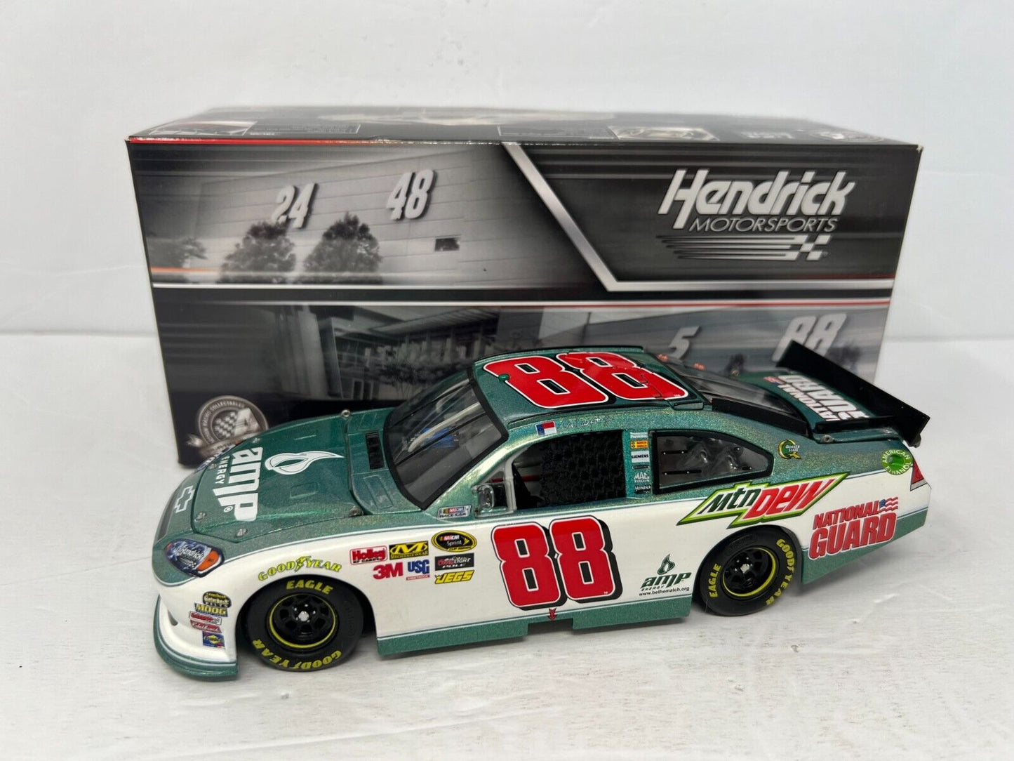 Lionel Nascar #88 Dale Earnhardt Jr. AMP Energy '11 Chevy Flashcoat 1:24 Diecast