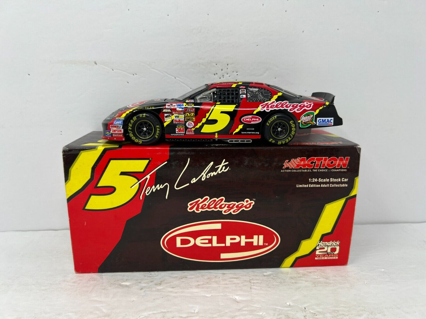 Action Nascar #5 Terry Labonte Kellogg's Delphi 1:24 Diecast Track Signature