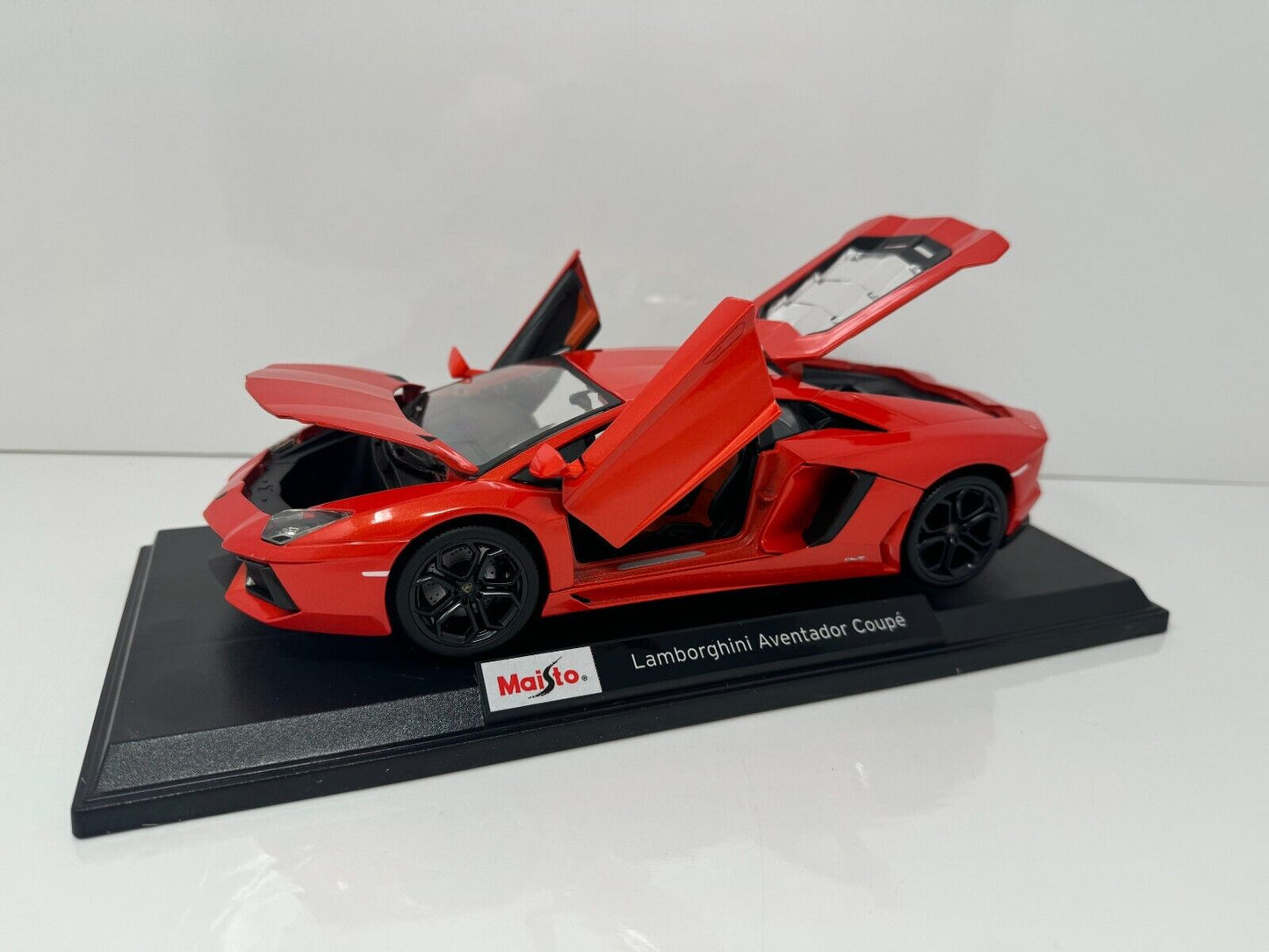 Maisto Lamborghini Aventador Coupe Special Edition 1:18 Diecast