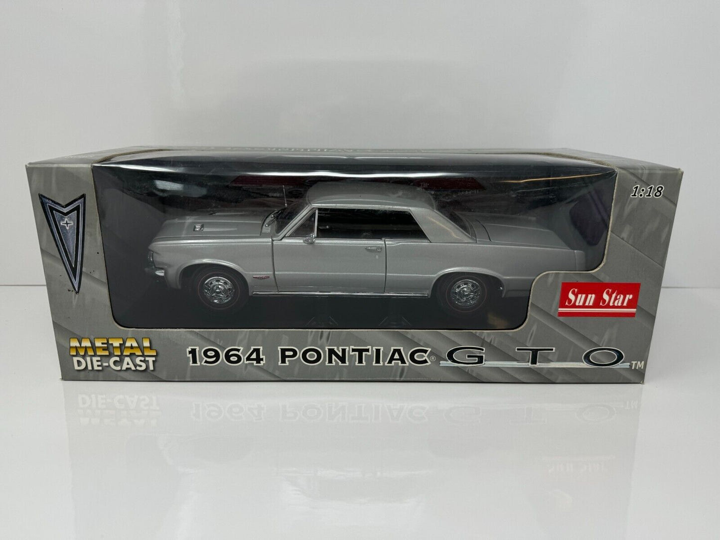 Sun Star 1964 Pontiac GTO 1:18 Diecast