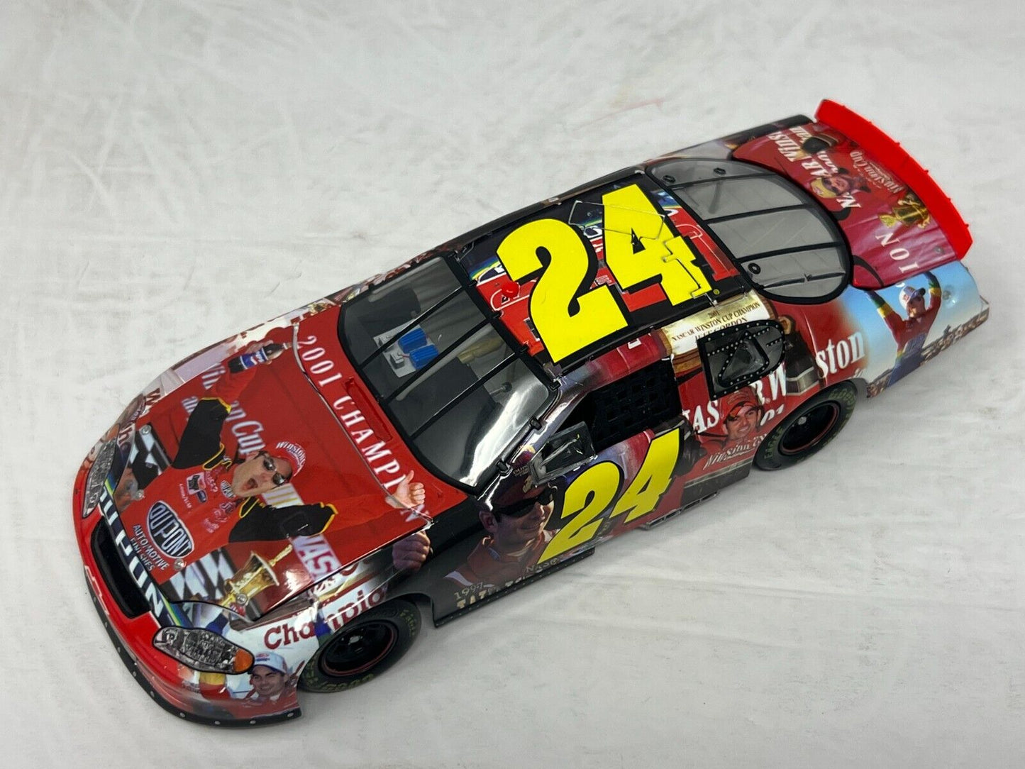 Action Nascar #24 Jeff Gordon Milestone 4 time Nascar Champion 1:24 Diecast