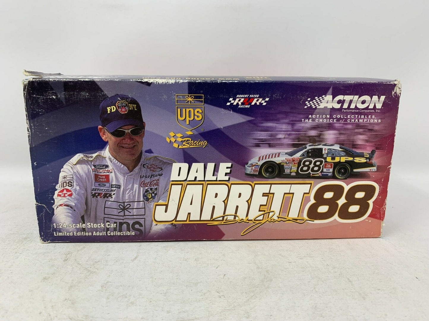 Action Nascar #88  Dale Jarrett UPS 2001 Ford Taurus 1:24 Diecast