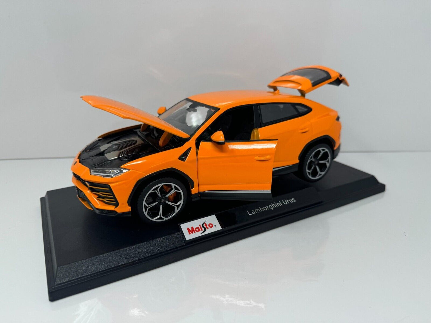 Maisto Lamborghini Urus Special Edition 1:18 Diecast