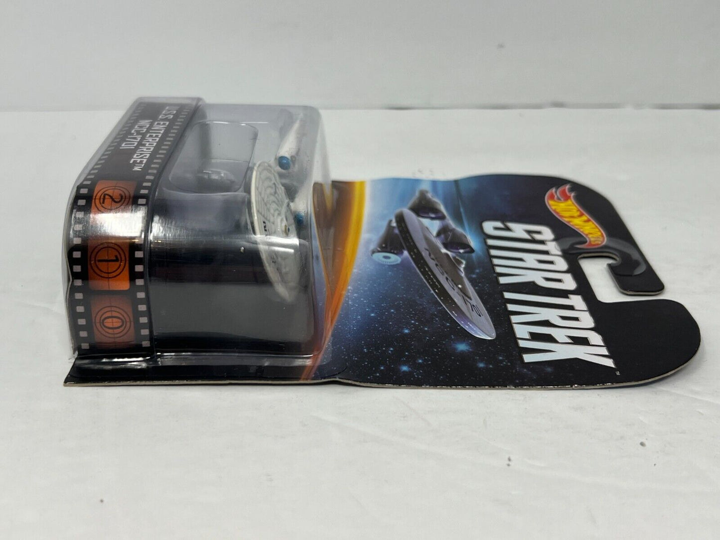 Hot Wheels Retro Entertainment Star Trek U.S.S. Enterprise NCC-1701 1:64 Diecast